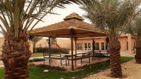تركيب مظلات خيزران للحدائق والمنتزهات