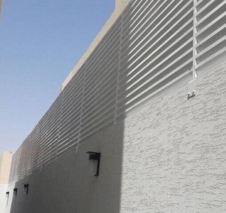 سواتر متنوعة في الرياض